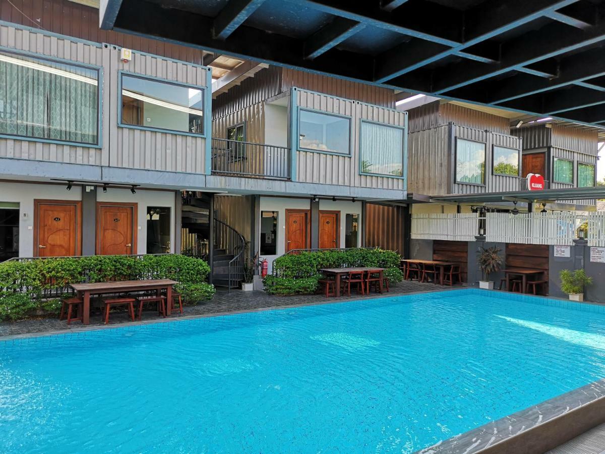 Kluang Container Swimming Pool Hotel Εξωτερικό φωτογραφία