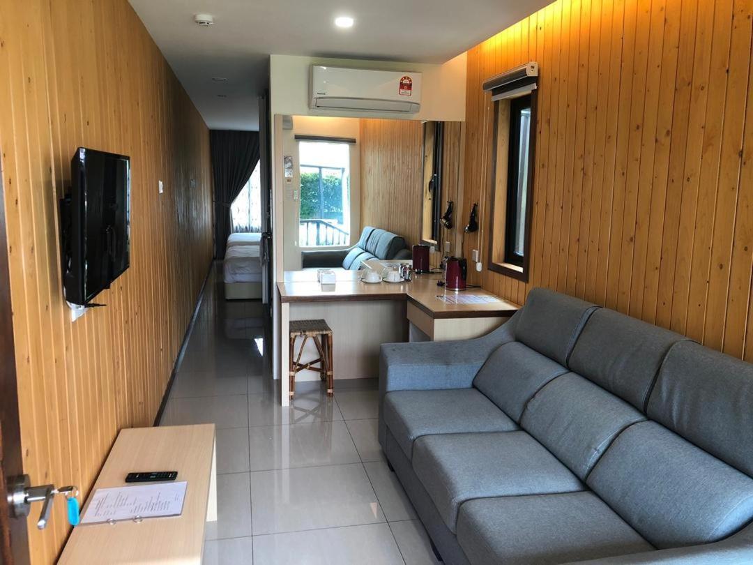 Kluang Container Swimming Pool Hotel Εξωτερικό φωτογραφία